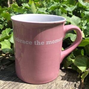 ❤️💕❤️Embrace The Moment 16 OZ. MUG PINK & WHITE